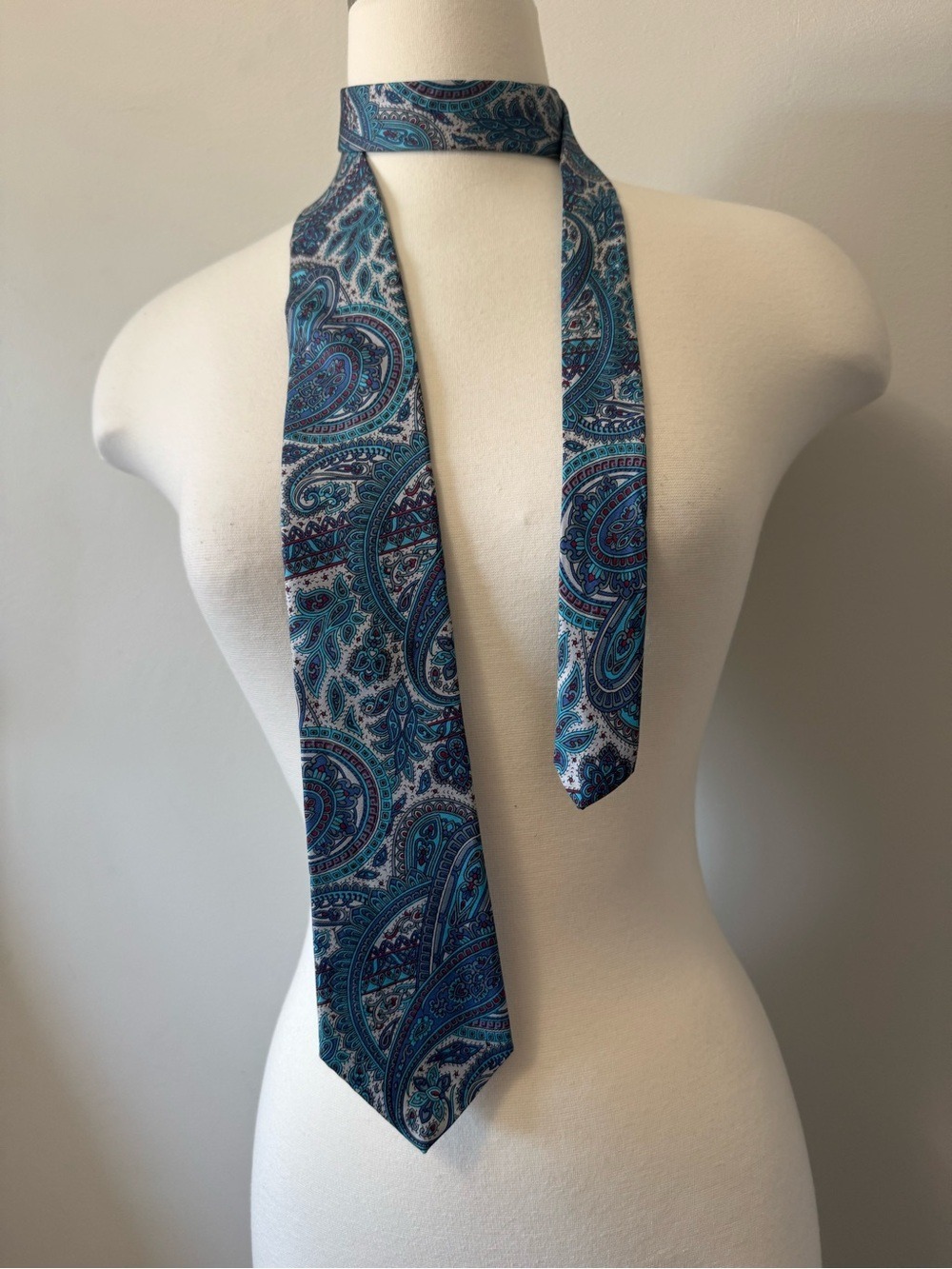 Monzini Collection Vintage Teal Paisley Silk Tie — Elegant Blue Pattern